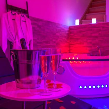 Love Room - Suite Romantique Avec Spa Privatif Le Puy-en-Velay Ngoại thất bức ảnh
