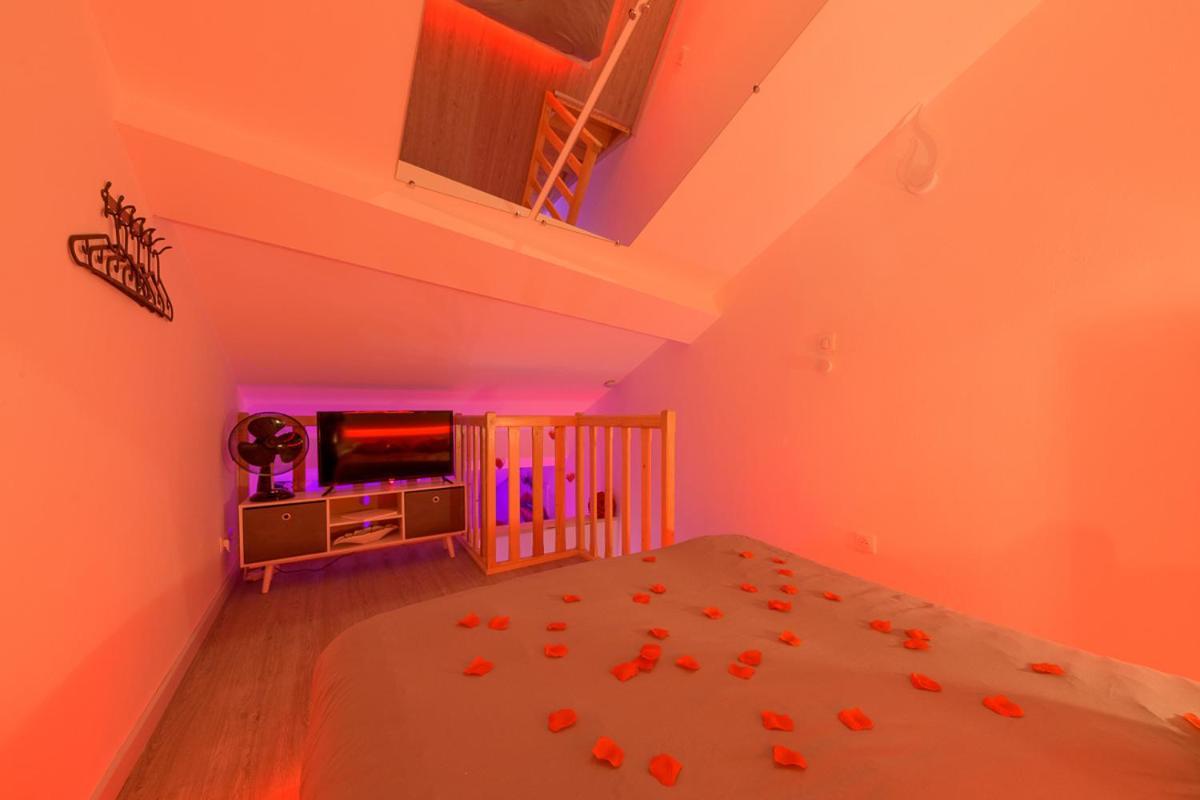 Love Room - Suite Romantique Avec Spa Privatif Le Puy-en-Velay Ngoại thất bức ảnh