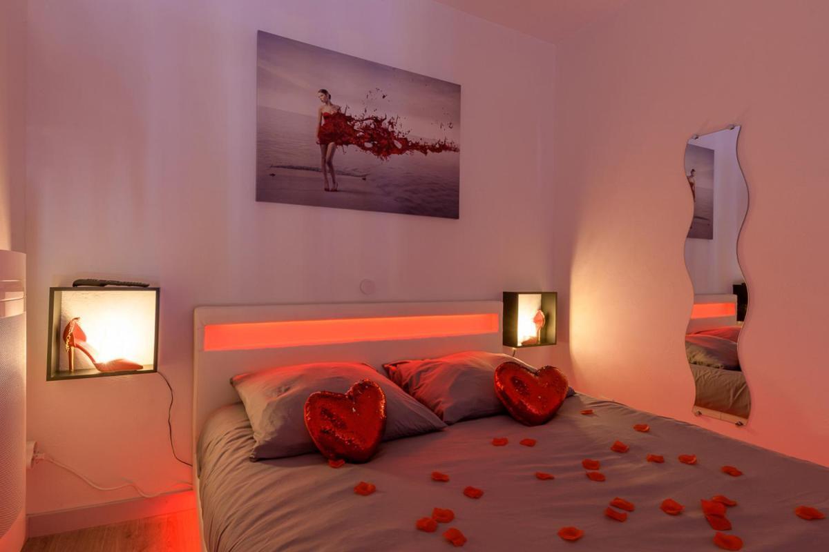 Love Room - Suite Romantique Avec Spa Privatif Le Puy-en-Velay Ngoại thất bức ảnh