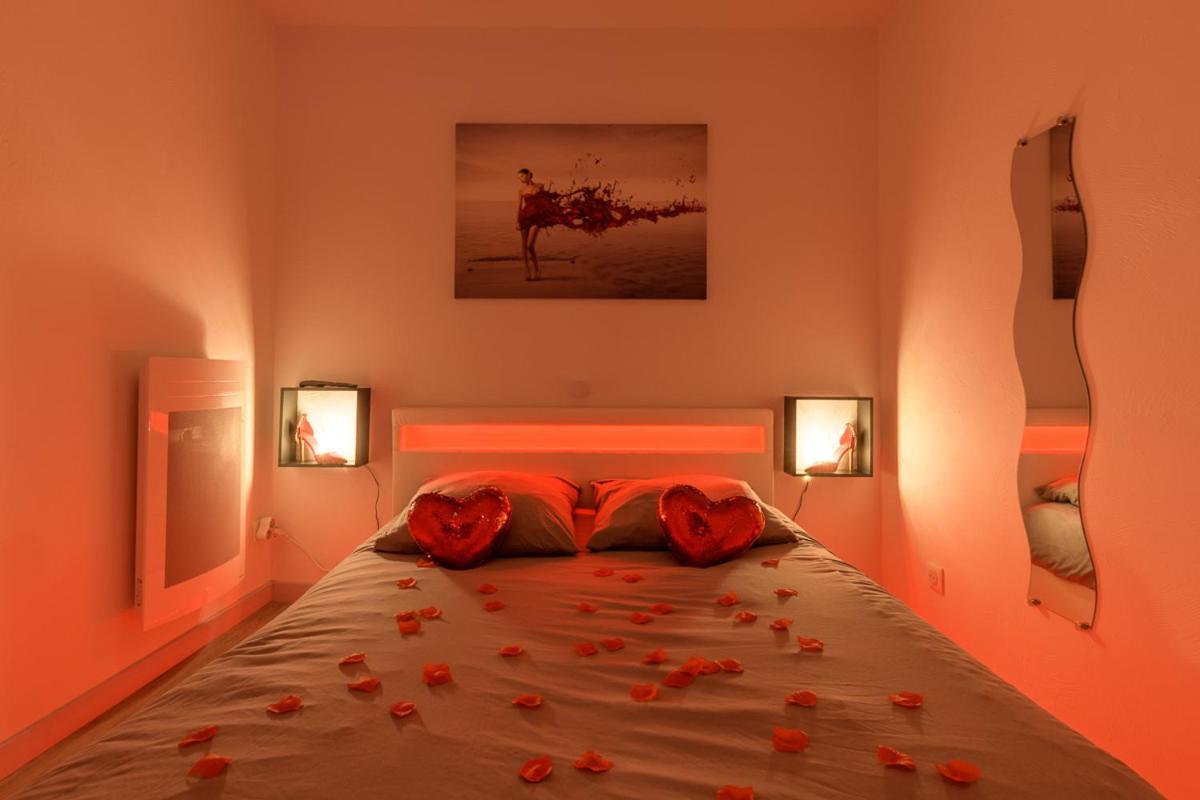 Love Room - Suite Romantique Avec Spa Privatif Le Puy-en-Velay Ngoại thất bức ảnh