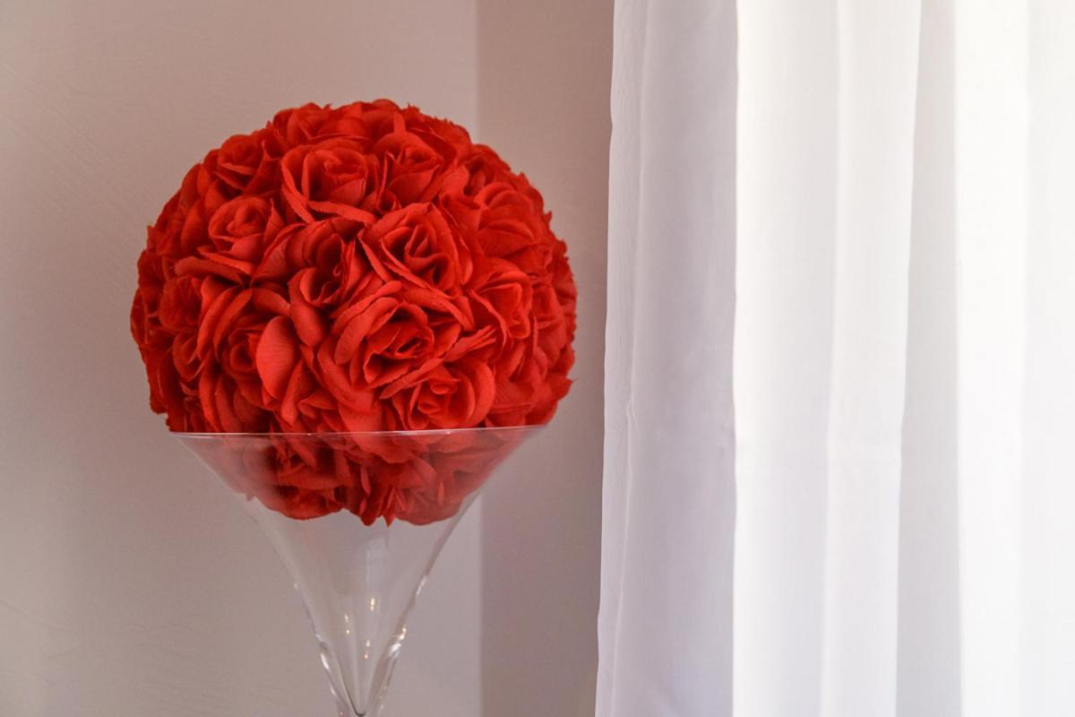 Love Room - Suite Romantique Avec Spa Privatif Le Puy-en-Velay Ngoại thất bức ảnh
