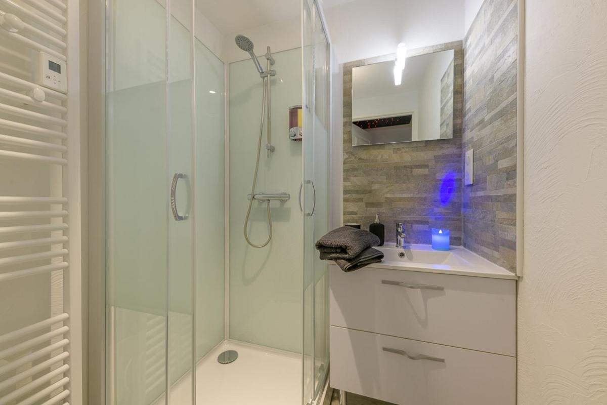 Love Room - Suite Romantique Avec Spa Privatif Le Puy-en-Velay Ngoại thất bức ảnh