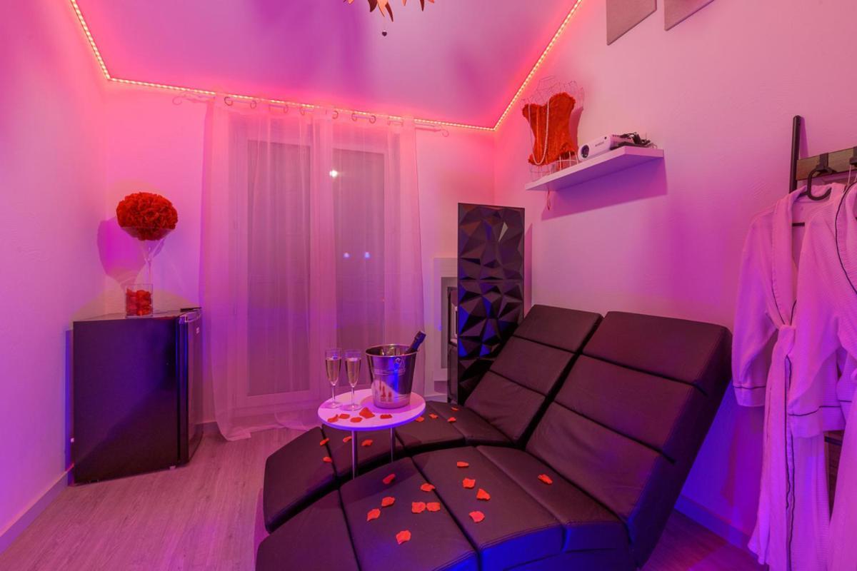 Love Room - Suite Romantique Avec Spa Privatif Le Puy-en-Velay Ngoại thất bức ảnh