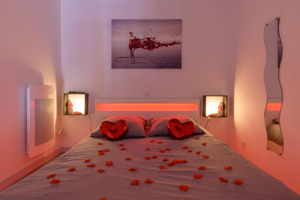 Love Room - Suite Romantique Avec Spa Privatif Le Puy-en-Velay Ngoại thất bức ảnh