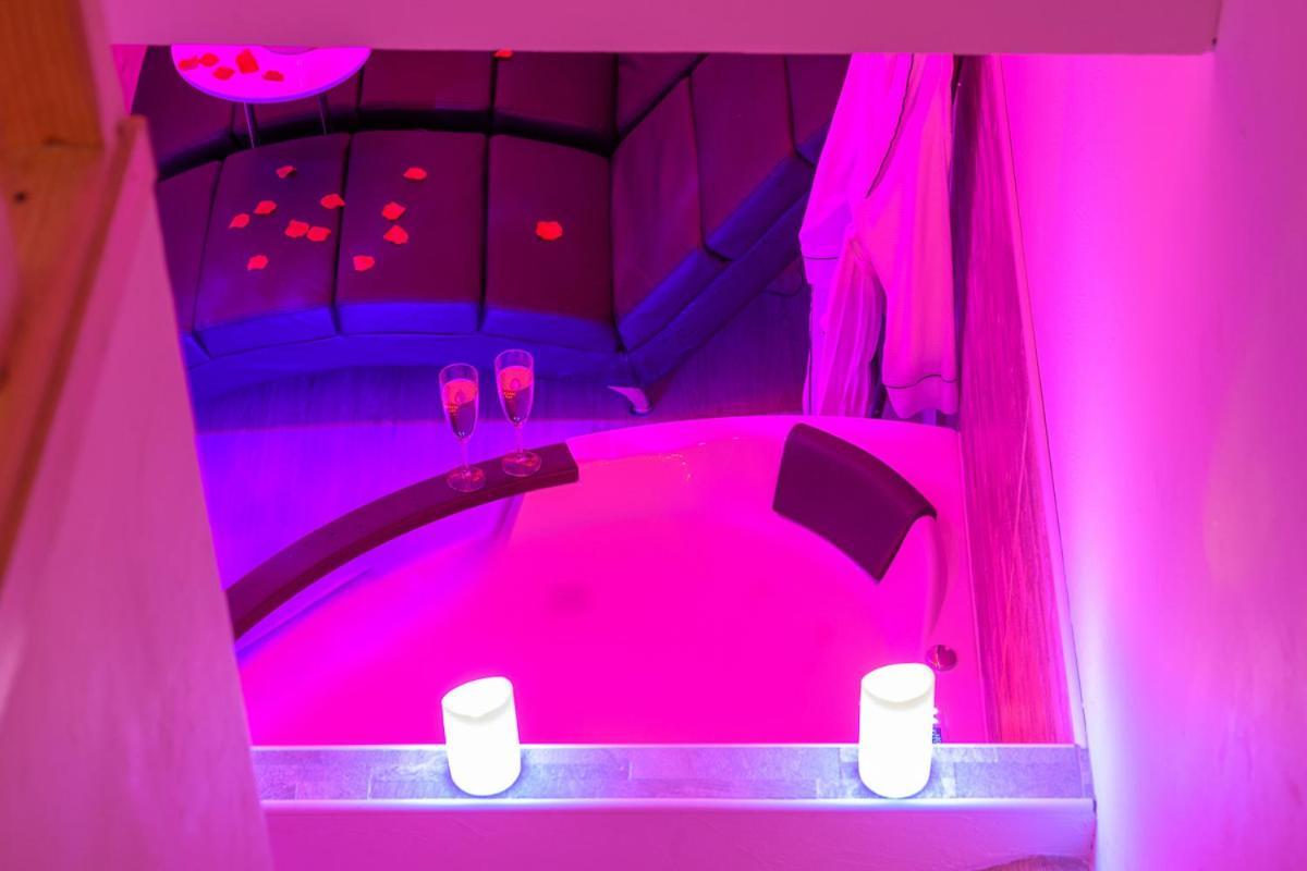 Love Room - Suite Romantique Avec Spa Privatif Le Puy-en-Velay Ngoại thất bức ảnh