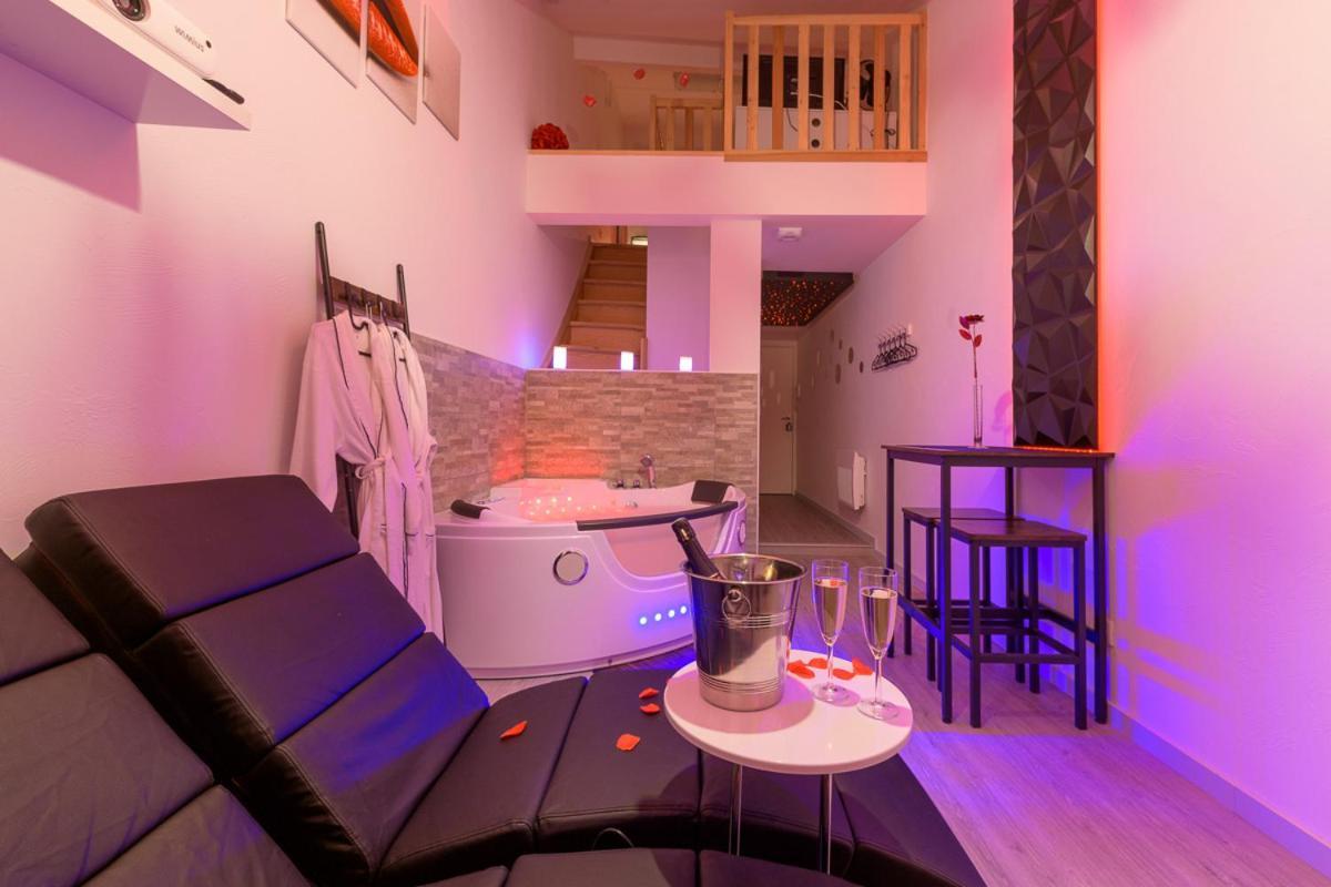 Love Room - Suite Romantique Avec Spa Privatif Le Puy-en-Velay Ngoại thất bức ảnh